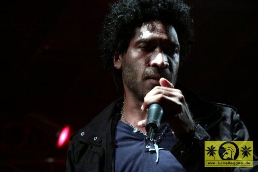 Bryan Art (Jam) with The House Of Riddim Band 17. Reggae Jam Festival - Bersenbrueck 05. August 2011 (14).JPG